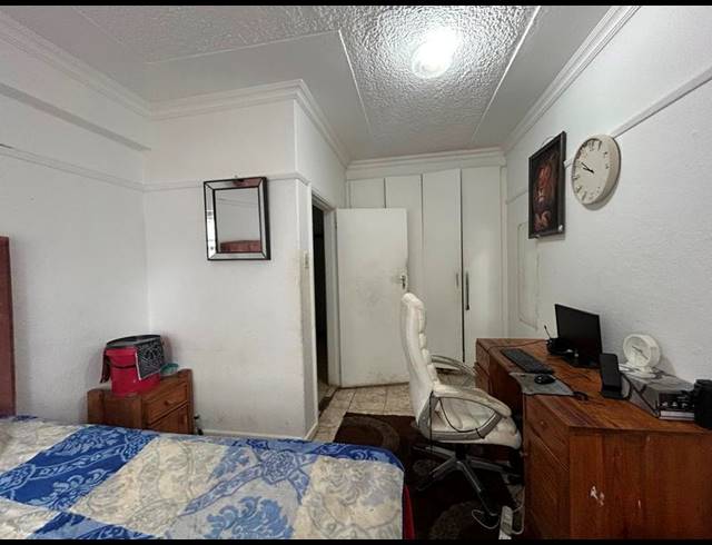 3 BEDROOM APARTMENT FOR SALE IN RONDEBOSCH